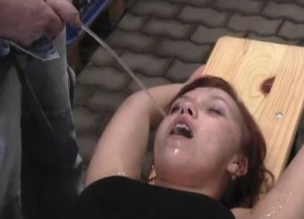 Kinky slut drink piss from coworker